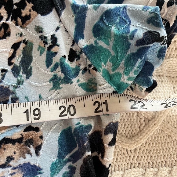 JM Collection Floral Print Textured Top - Light Blue Hues Women’s size XL - Picture 16 of 16